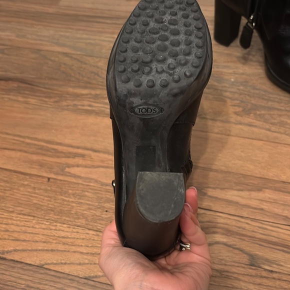 Tod’s Women's Black Ankle Boots - Picture 7 of 14